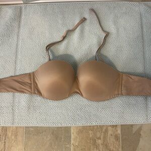 Victoria’s Secret convertible strapless bra, 34DD
